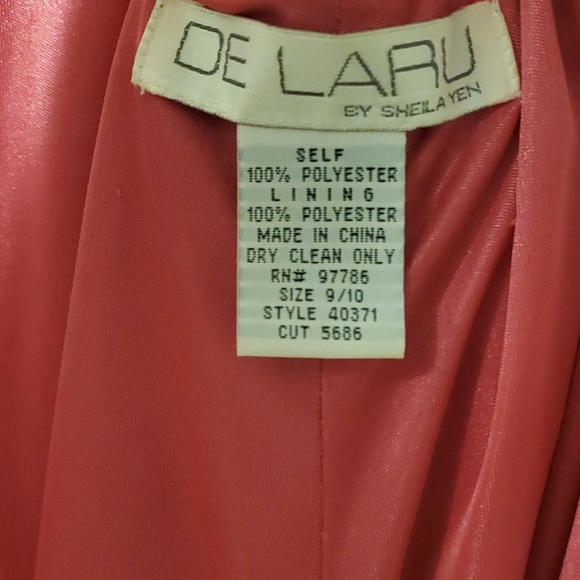 Gown - Picture 6 of 8